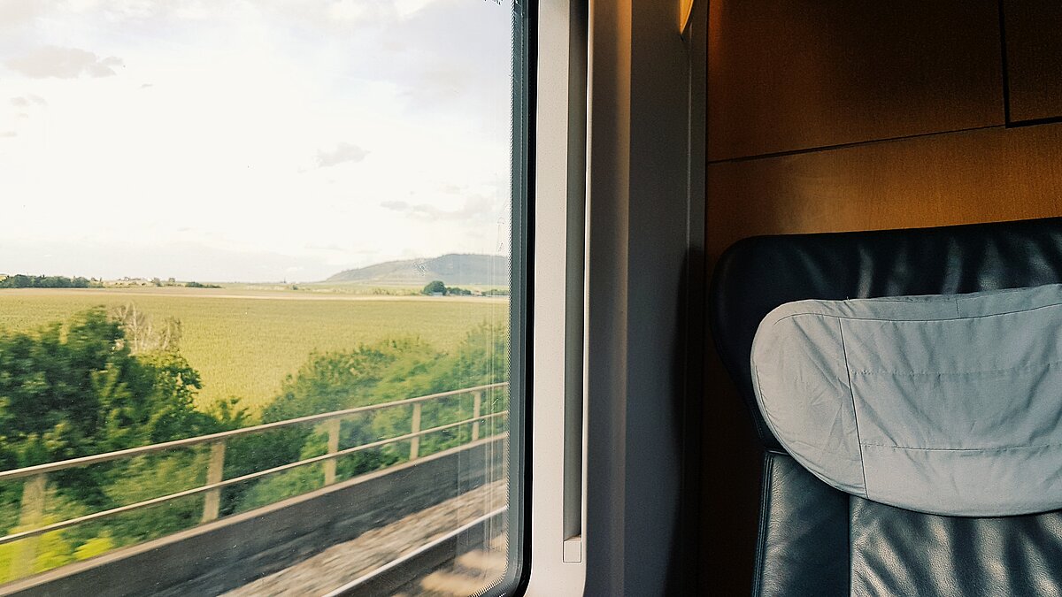 Sedile e finestrino treno